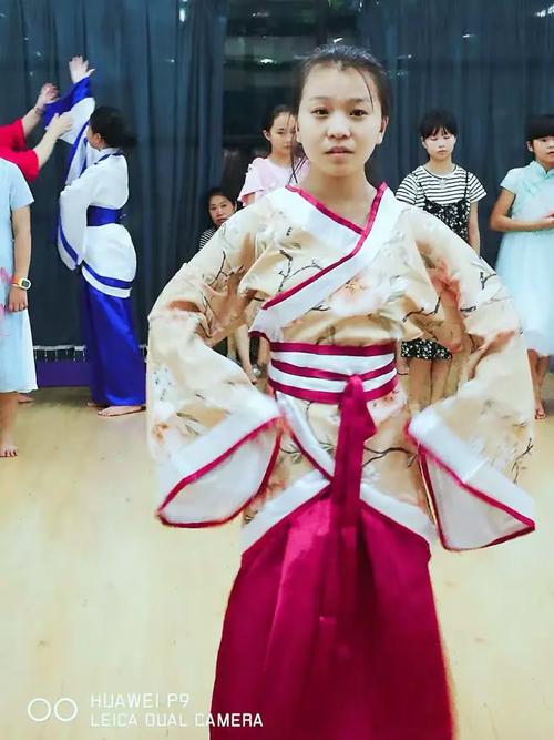 宜春市首届少儿模特培训圆满落幕 点亮童真梦想，塑造自信未来